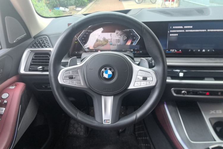 Used BMW X5 2023 xDrive 30Li Luxury M Sport Package Steering Wheel