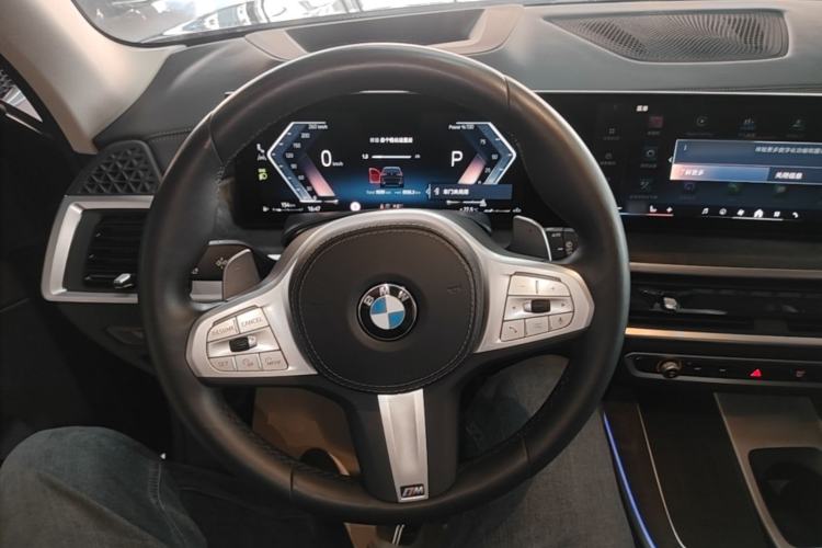 Used BMW X5 2023 xDrive 30Li Luxury M Sport Night Edition Package Steering Wheel