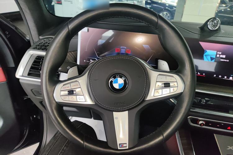 Used BMW X5 2023 xDrive 40Li M Sport Night Edition Package Steering Wheel