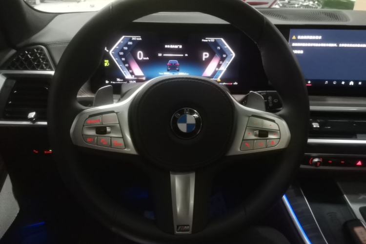 Used BMW X5 2023 xDrive 40Li M Sport Night Edition Package Steering Wheel