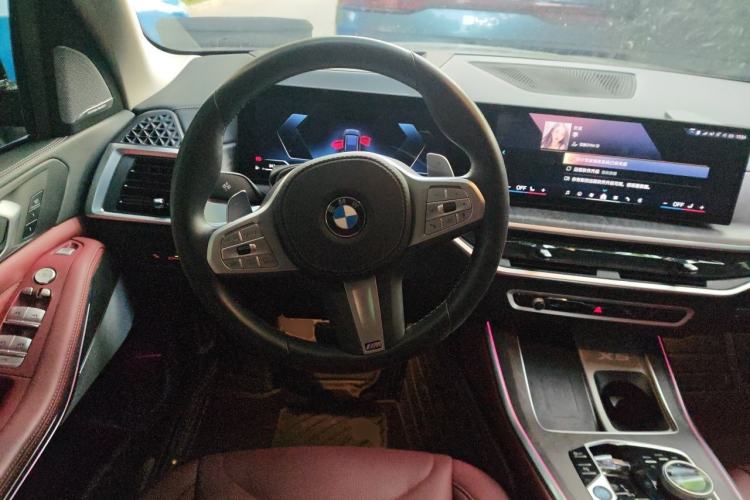 Used BMW X5 2023 xDrive 30Li Luxury M Sport Night Edition Package Steering Wheel