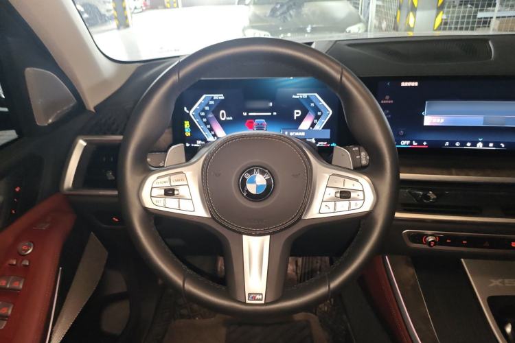 Used BMW X5 2023 xDrive 30Li Luxury M Sport Night Edition Package Steering Wheel