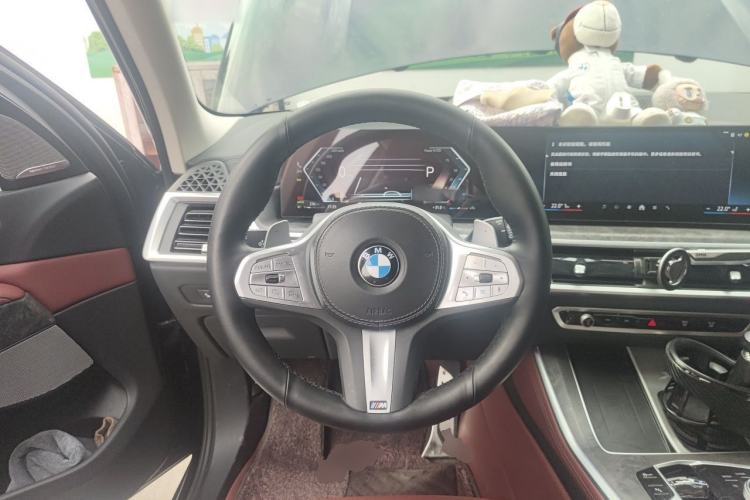Used BMW X5 2023 xDrive 30Li Luxury M Sport Package Steering Wheel