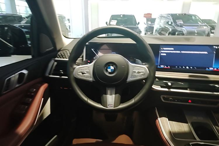 Used BMW X5 2023 xDrive 30Li Luxury M Sport Night Edition Package Steering Wheel