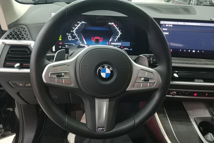 Used BMW X5 2023 xDrive 30Li Luxury M Sport Package Steering Wheel