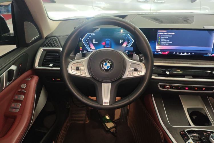 Used BMW X5 2023 xDrive 30Li Luxury M Sport Night Edition Package Steering Wheel