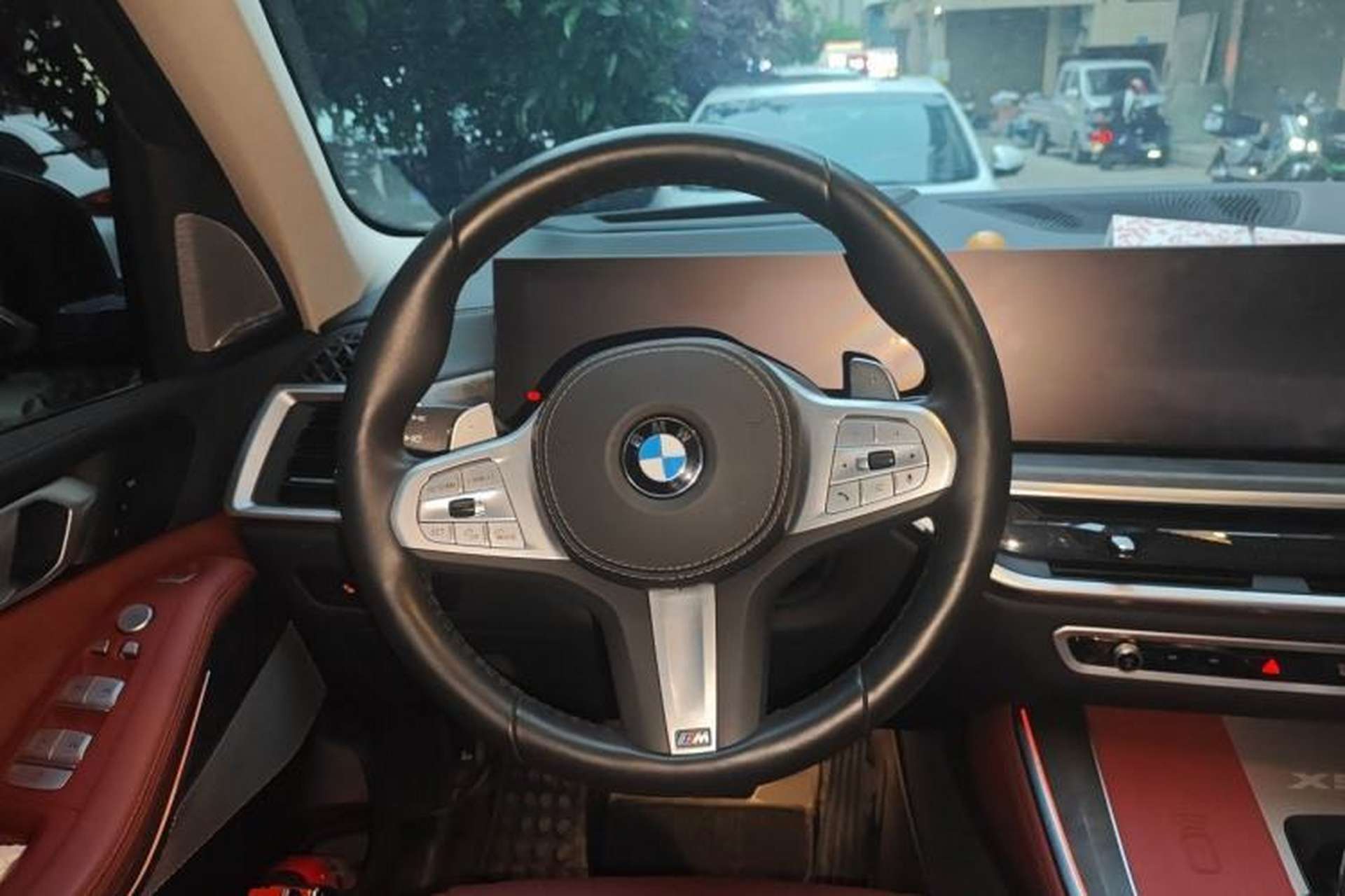 Used BMW X5 2023 xDrive 30Li Luxury M Sport Night Edition Package Steering Wheel