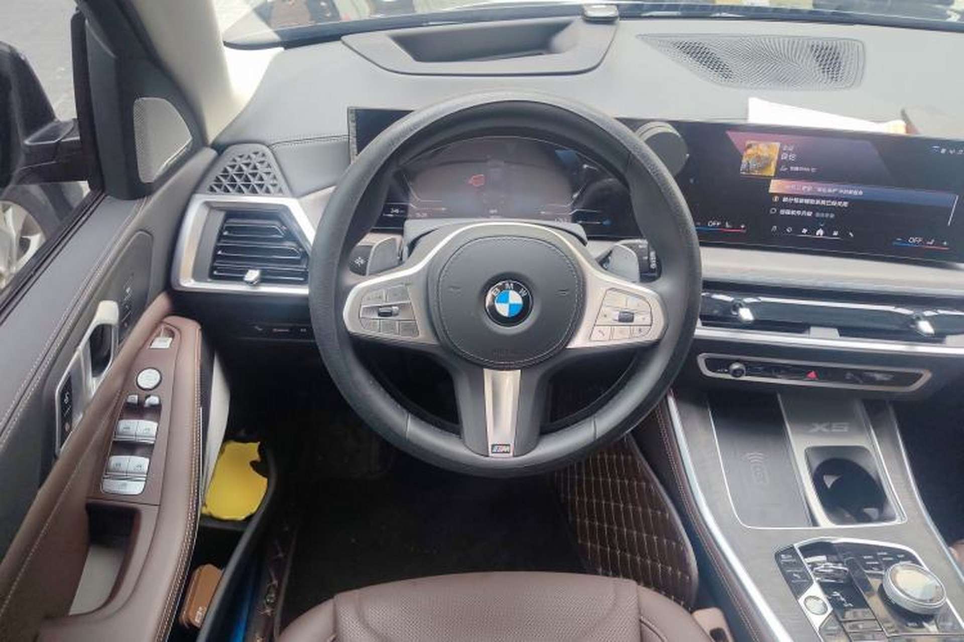 Used BMW X5 2023 xDrive 30Li Luxury M Sport Night Edition Package Steering Wheel