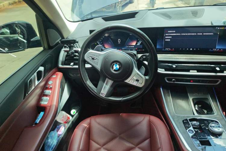 Used BMW X5 2023 xDrive 30Li Luxury M Sport Package Steering Wheel
