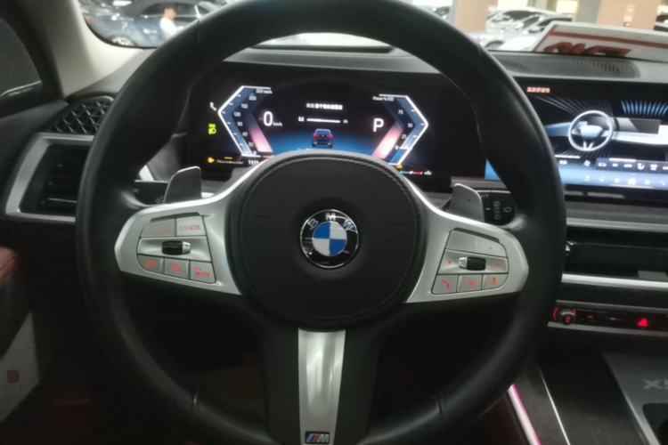 Used BMW X5 2023 xDrive 30Li Luxury M Sport Night Edition Package Steering Wheel