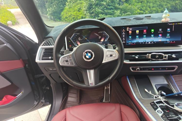 Used BMW X5 2023 xDrive 40Li M Sport Night Edition Package Steering Wheel