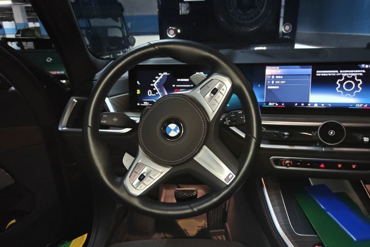 Used BMW X5 2023 xDrive 40Li M Sport Night Edition Package Steering Wheel