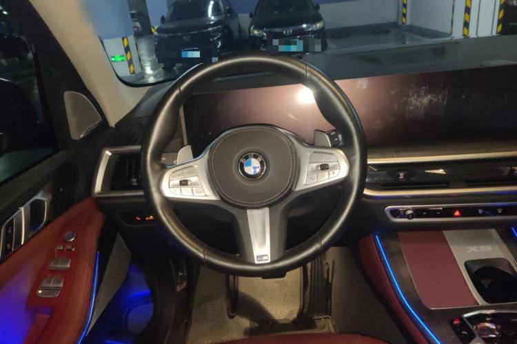 Used BMW X5 2023 xDrive 30Li Luxury M Sport Night Edition Package Steering Wheel