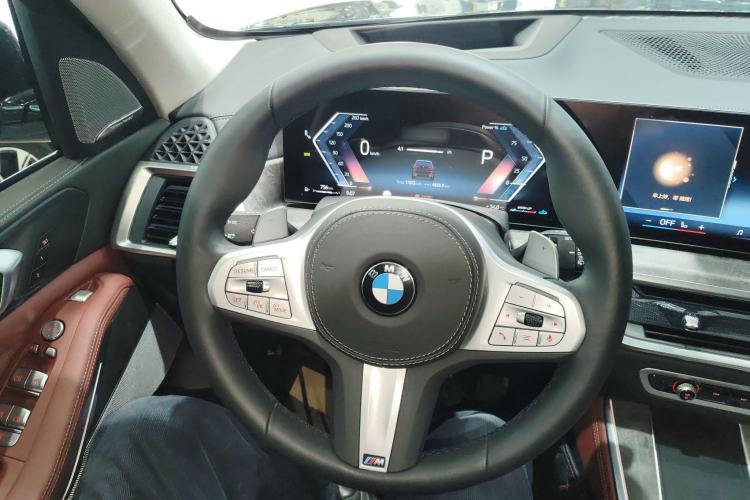 Used BMW X5 2023 xDrive 30Li Luxury M Sport Night Edition Package Steering Wheel
