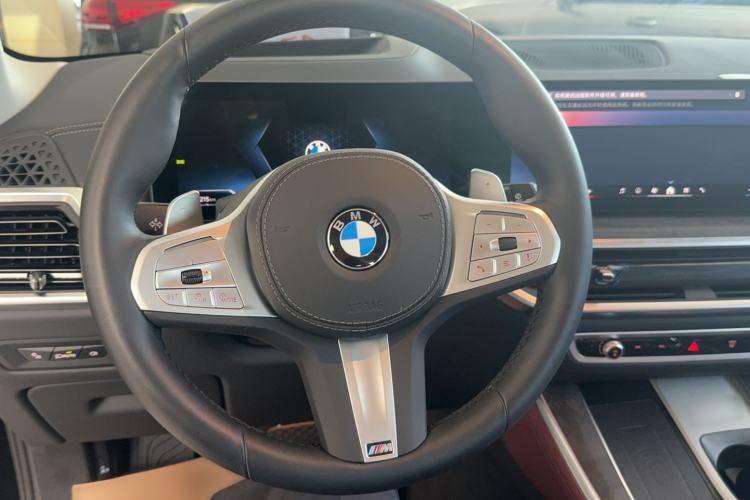 Used BMW X5 2023 xDrive 30Li Luxury M Sport Night Edition Package Steering Wheel