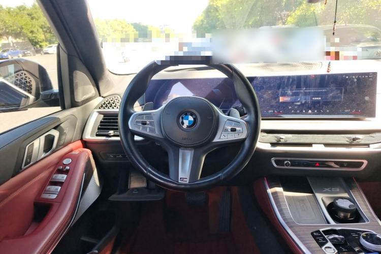 Used BMW X5 2023 xDrive 40Li M Sport Night Edition Package Steering Wheel