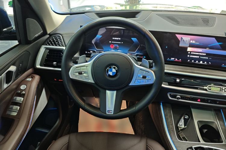 Used BMW X5 2023 xDrive 30Li Luxury M Sport Package Steering Wheel