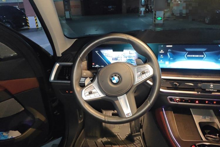 Used BMW X5 2023 xDrive 30Li Luxury M Sport Night Edition Package Steering Wheel