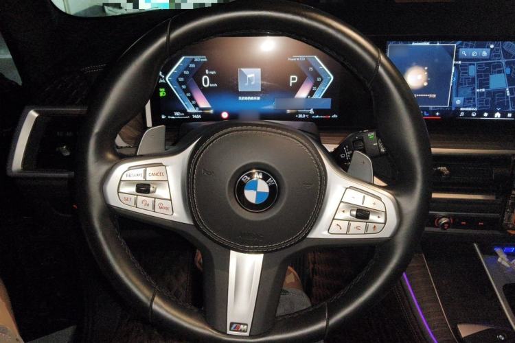 Used BMW X5 2023 xDrive 40Li M Sport Package Steering Wheel
