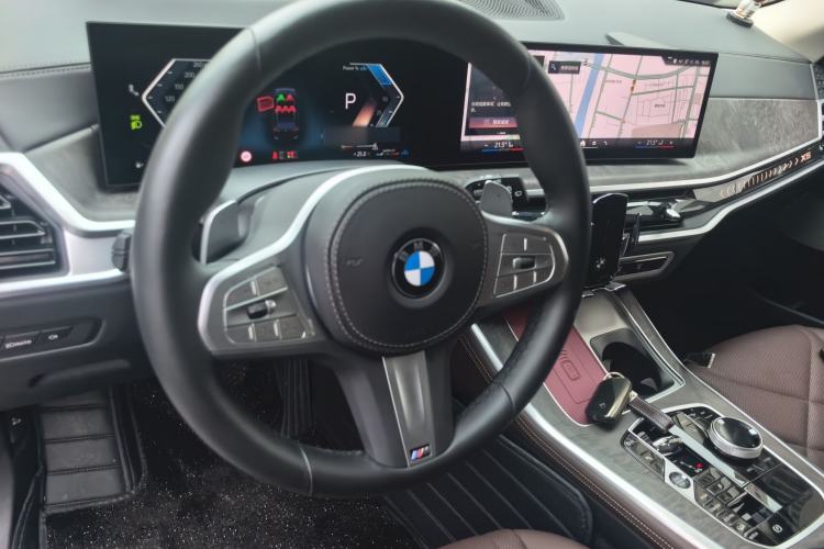 Used BMW X5 2023 xDrive 30Li Luxury M Sport Night Edition Package Steering Wheel