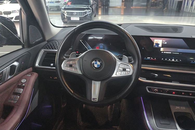 Used BMW X5 2023 xDrive 30Li Luxury M Sport Night Edition Package Steering Wheel