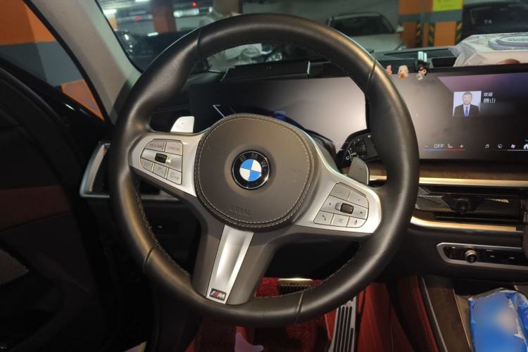 Used BMW X5 2023 xDrive 30Li Luxury M Sport Night Edition Package Steering Wheel