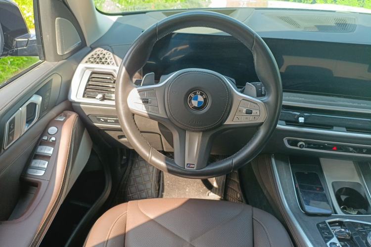 Used BMW X5 2023 xDrive 30Li Luxury M Sport Night Edition Package Steering Wheel