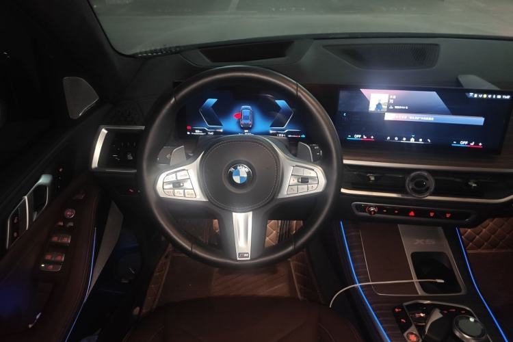Used BMW X5 2023 xDrive 40Li M Sport Night Edition Package Steering Wheel