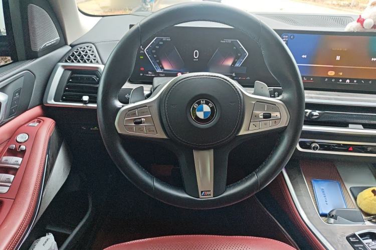 Used BMW X5 2023 xDrive 30Li Luxury M Sport Night Edition Package Steering Wheel