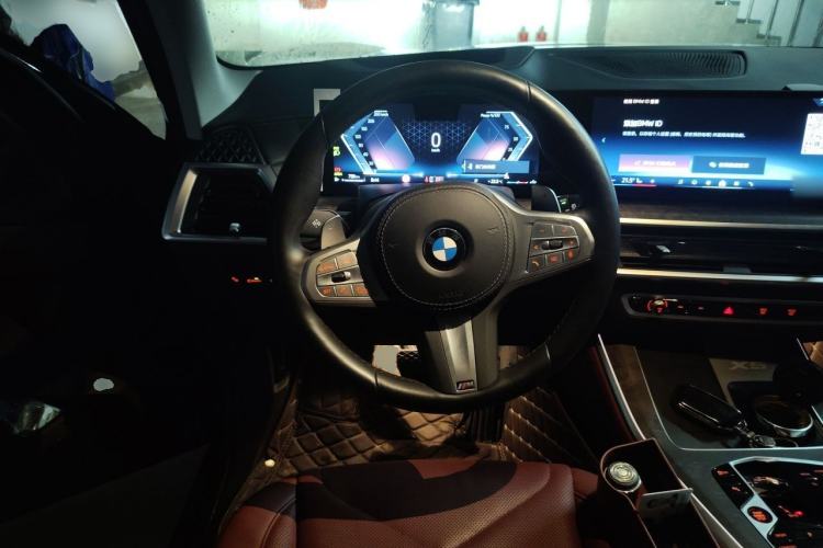 Used BMW X5 2023 xDrive 30Li Luxury M Sport Package Steering Wheel