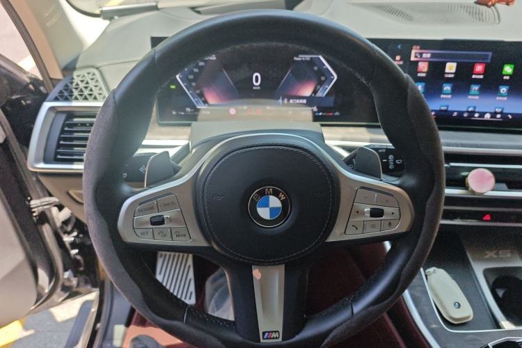 Used BMW X5 2023 xDrive 30Li Luxury M Sport Package Steering Wheel