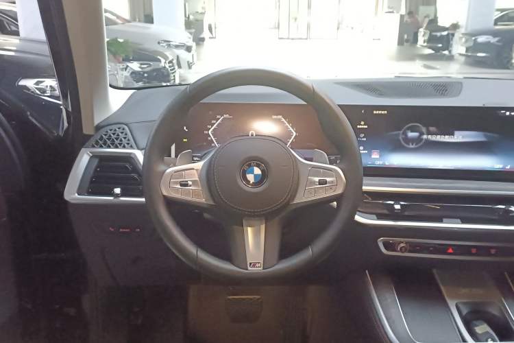 Used BMW X5 2023 xDrive 30Li M Sport Package Steering Wheel