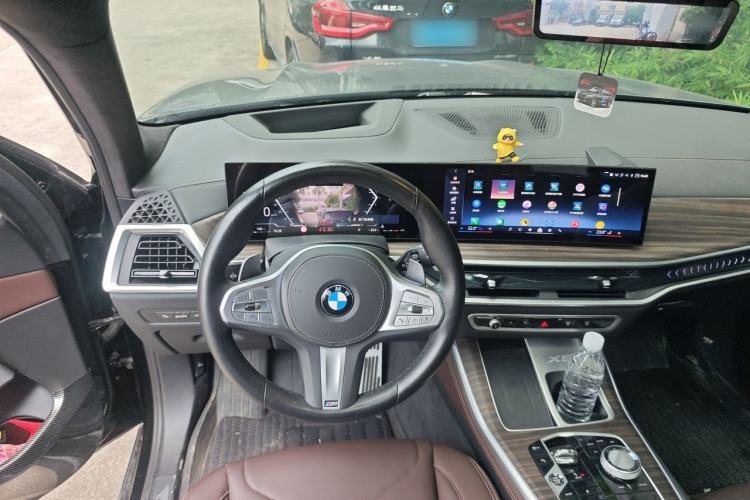 Used BMW X5 2023 xDrive 40Li M Sport Night Edition Package Steering Wheel
