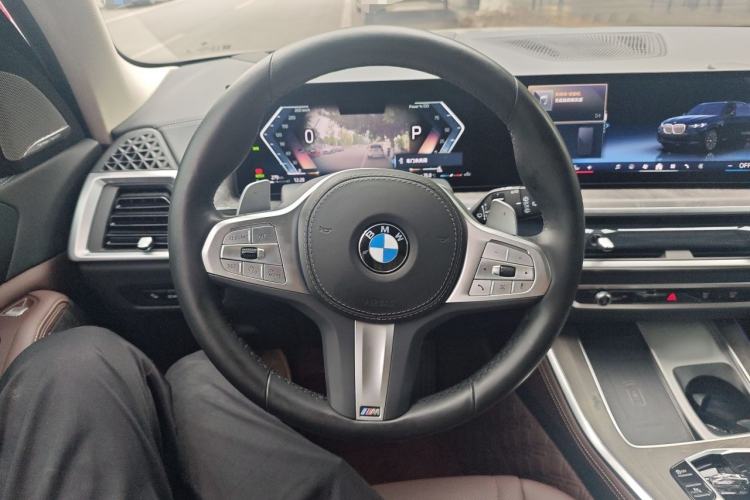 Used BMW X5 2023 xDrive 30Li Luxury M Sport Night Edition Package Steering Wheel