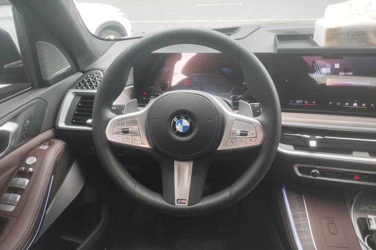 Used BMW X5 2023 xDrive 40Li M Sport Night Edition Package Steering Wheel