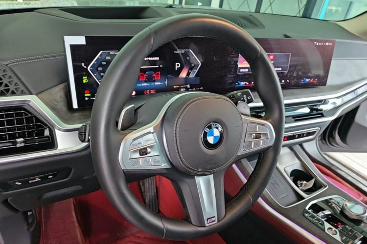 Used BMW X5 2023 xDrive 30Li Luxury M Sport Night Edition Package Steering Wheel