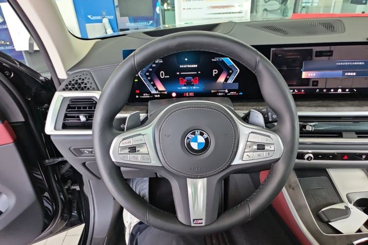 Used BMW X5 2023 xDrive 30Li Luxury M Sport Night Edition Package Steering Wheel