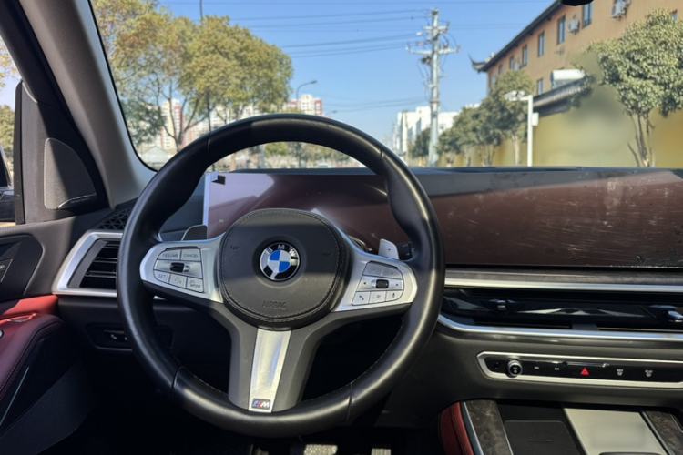 Used BMW X5 2023 xDrive 30Li Luxury M Sport Night Edition Package Steering Wheel