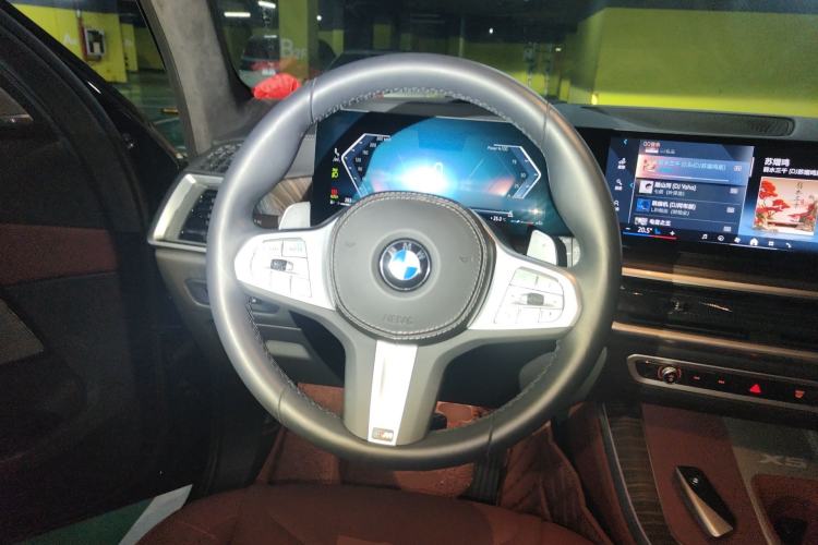 Used BMW X5 2023 xDrive 40Li M Sport Night Edition Package Steering Wheel