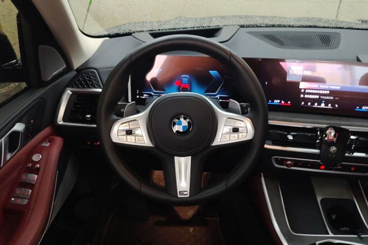 Used BMW X5 2023 xDrive 30Li Luxury M Sport Night Edition Package Steering Wheel
