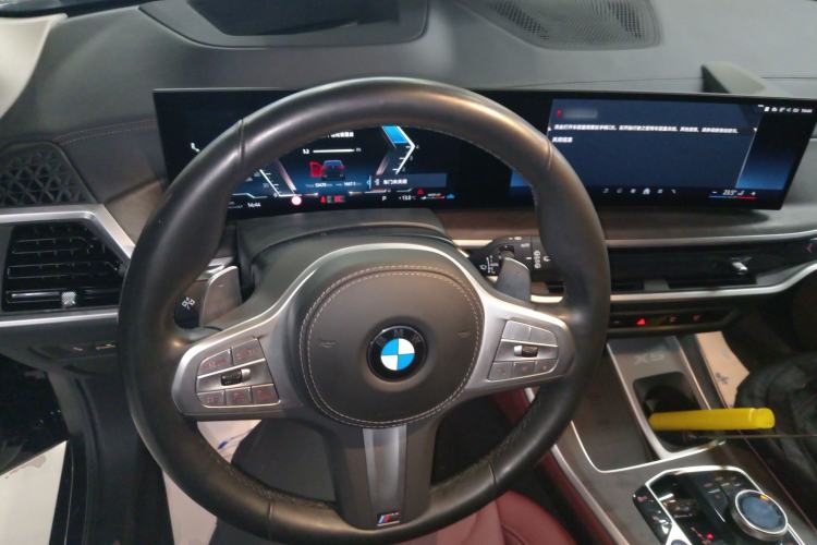 Used BMW X5 2023 xDrive 30Li Luxury M Sport Night Edition Package Steering Wheel