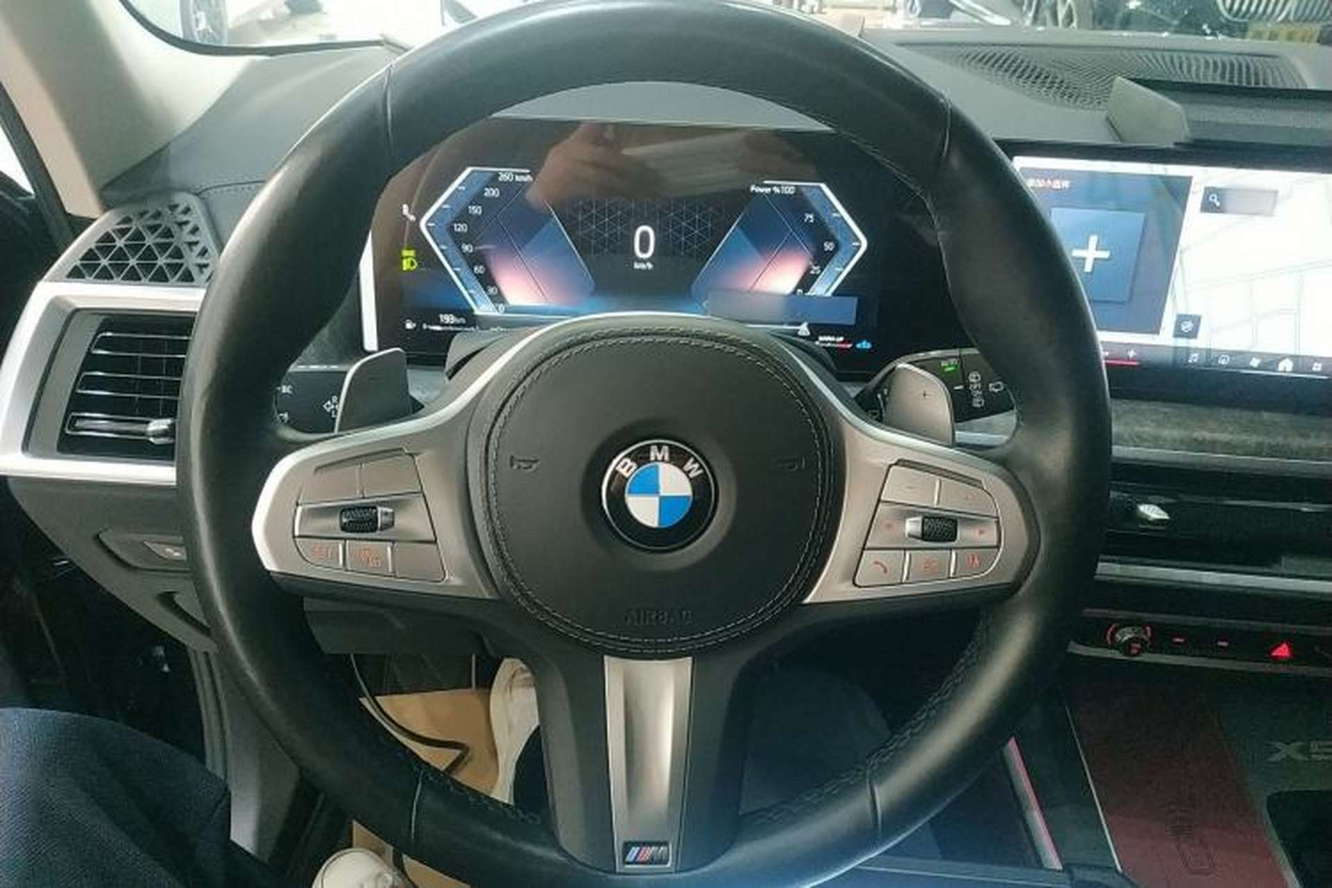 Used BMW X5 2023 xDrive 30Li Luxury M Sport Night Edition Package Steering Wheel