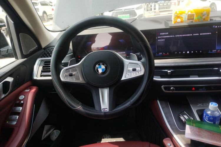 Used BMW X5 2023 xDrive 30Li Luxury M Sport Night Edition Package Steering Wheel