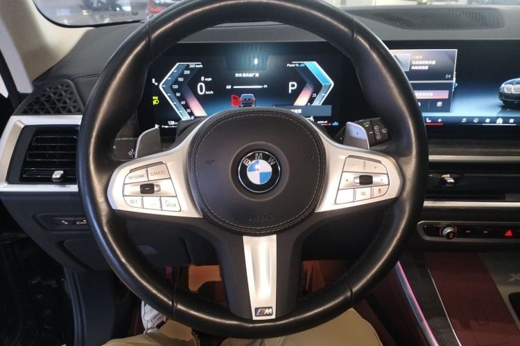 Used BMW X5 2023 xDrive 30Li Luxury M Sport Night Edition Package Steering Wheel