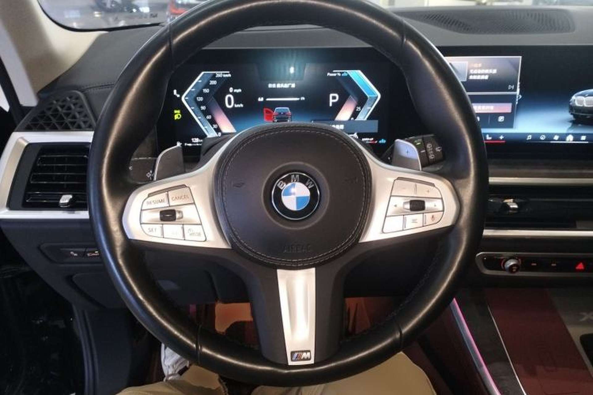 Used BMW X5 2023 xDrive 30Li Luxury M Sport Night Edition Package Steering Wheel