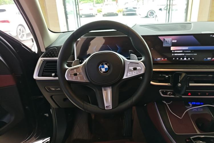 Used BMW X5 2023 xDrive 30Li Luxury M Sport Night Edition Package Steering Wheel