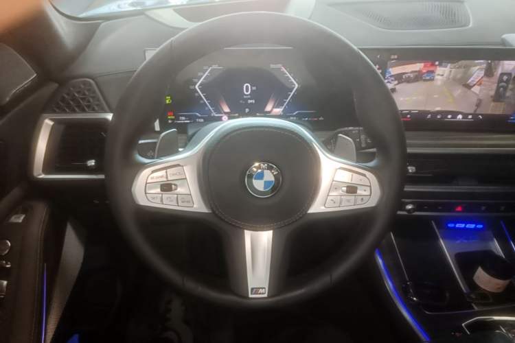 Used BMW X5 2023 xDrive 40Li M Sport Night Edition Package Steering Wheel