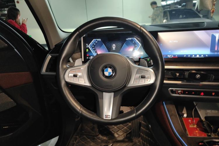 Used BMW X5 2023 xDrive 30Li Luxury M Sport Night Edition Package Steering Wheel