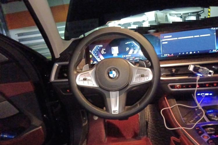 Used BMW X5 2023 xDrive 30Li Luxury M Sport Night Edition Package Steering Wheel