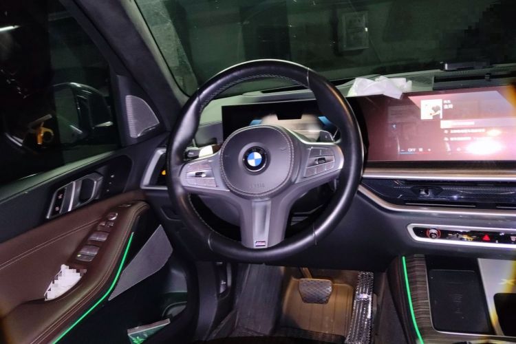 Used BMW X5 2023 xDrive 40Li M Sport Night Edition Package Steering Wheel